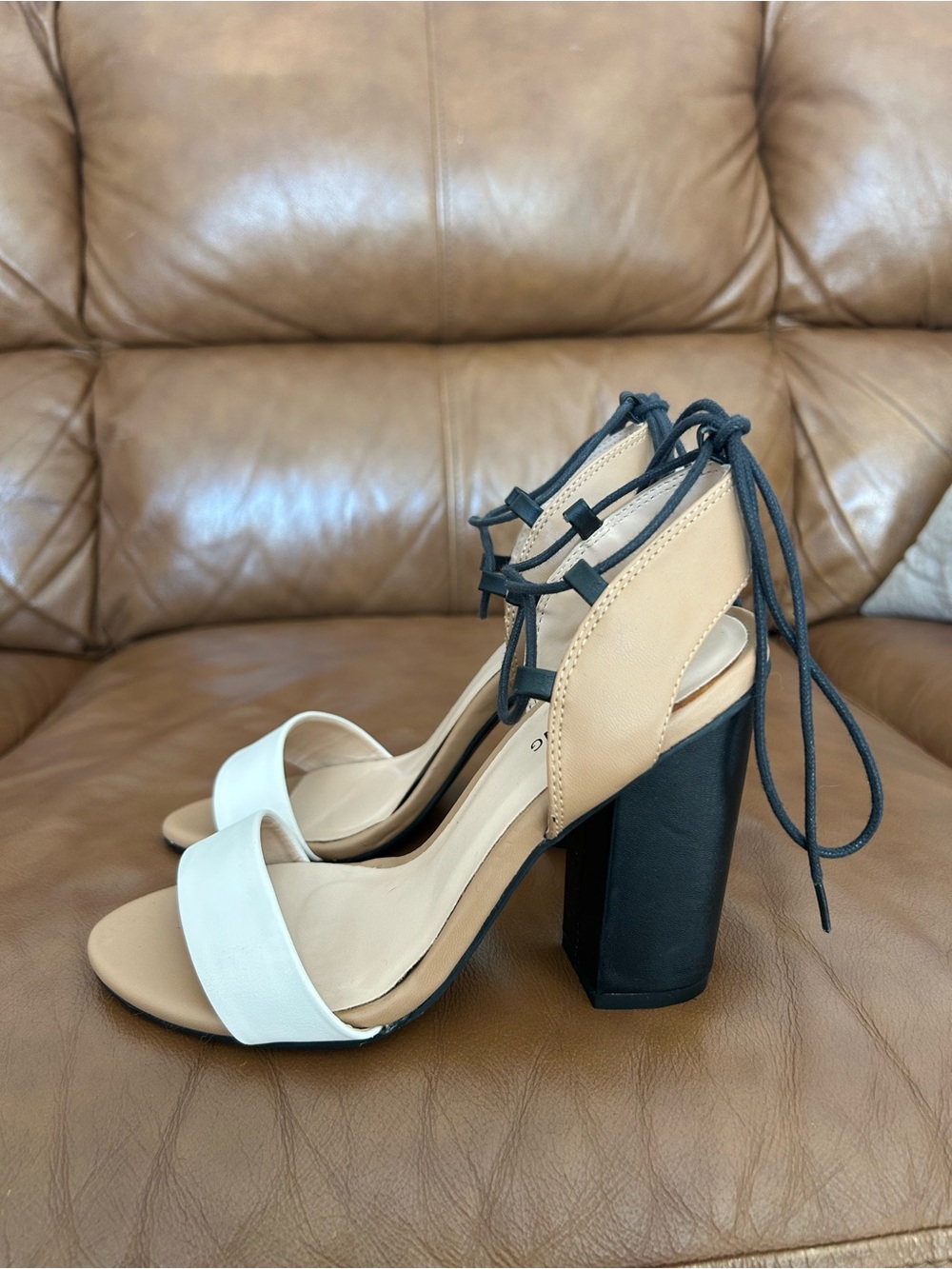 Lace up High Heels - Picture 2 of 4